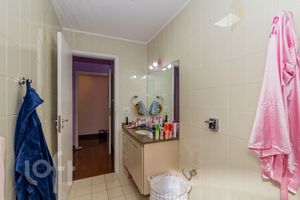 Image 19 - 567564