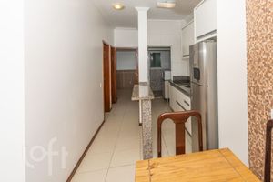 Image 1 - 568185