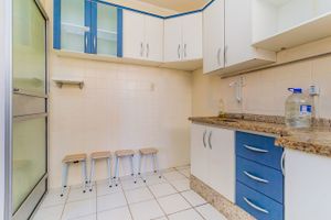 Image 4 - 568308