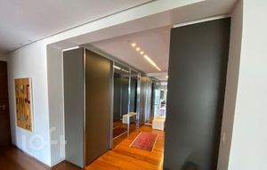 Image 10 - 571371