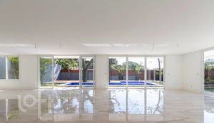 Image 14 - 571617