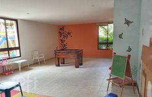 Image 21 - 571859