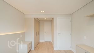 Image 30 - 572177