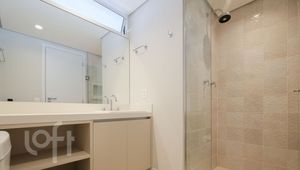 Image 33 - 572177