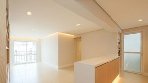 Image 10 - 572177
