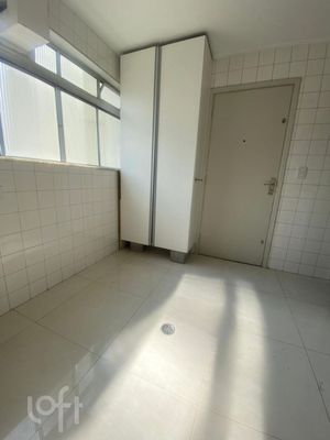 Image 3 - 572352