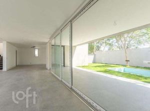 Image 30 - 572365