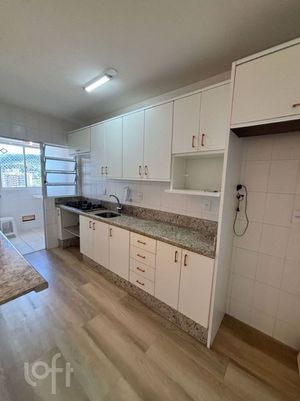 Image 5 - 572717