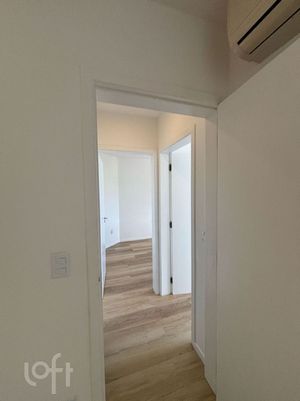 Image 19 - 572717