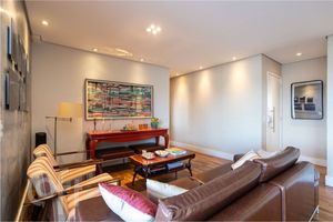 Image 4 - 572749