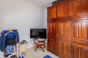 Image 40 - 573349