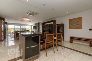 Image 23 - 573359