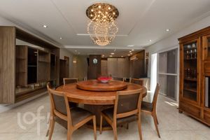 Image 11 - 573359