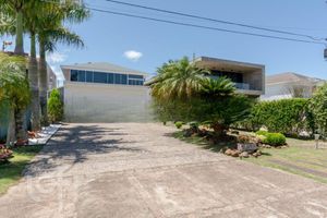 Image 98 - 573359