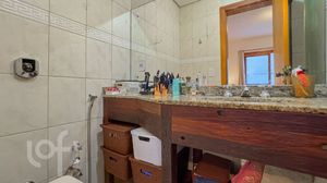 Image 33 - 573395