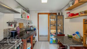 Image 18 - 573395