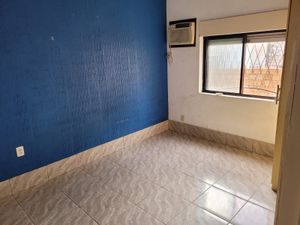 Image 4 - 573623