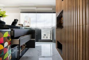 Image 6 - 573817