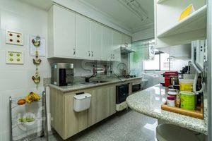 Image 9 - 573925