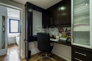 Image 15 - 573925