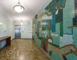 Image 25 - 573995