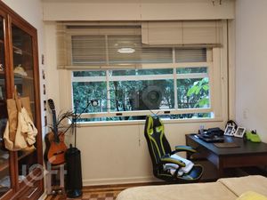 Image 8 - 573995