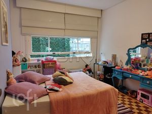Image 4 - 573995