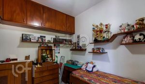 Image 5 - 574068