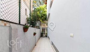 Image 18 - 574068