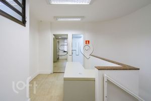 Image 17 - 574697