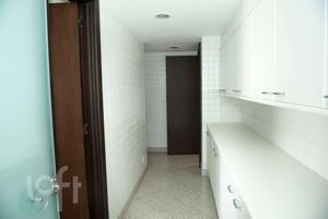 Image 16 - 574781