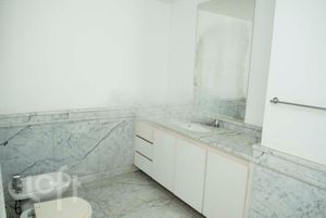 Image 14 - 574781