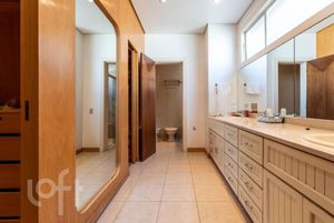 Image 30 - 575876