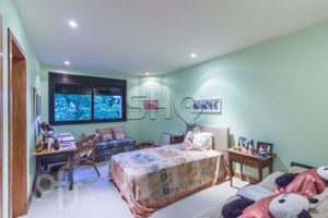 Image 18 - 575892