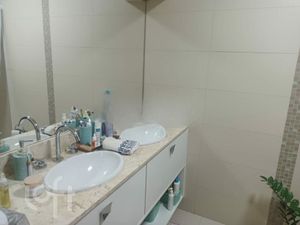 Image 17 - 577454