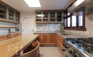 Image 10 - 577724