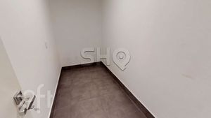 Image 19 - 577923