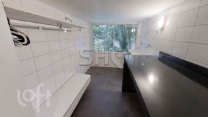 Image 30 - 577923