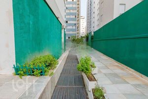 Image 20 - 578132