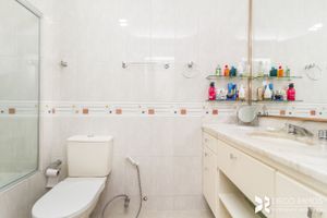 Image 9 - 5785