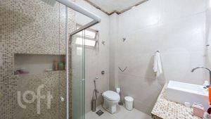 Image 19 - 579461