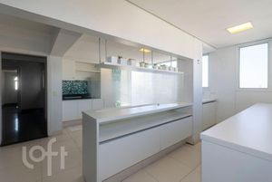 Image 17 - 579551