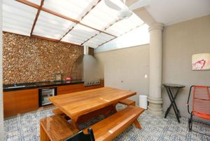 Image 10 - 579987