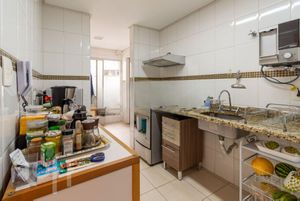 Image 6 - 581001