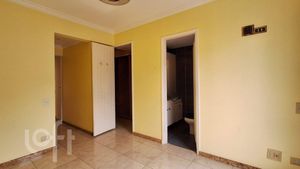 Image 8 - 581080
