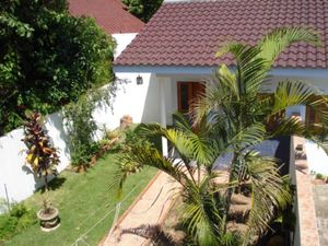 Image 8 - 5811