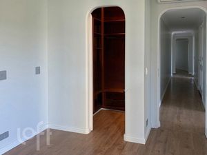 Image 18 - 581581