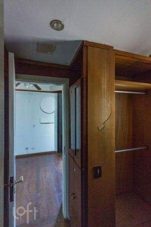 Image 18 - 581691