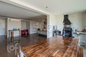 Image 22 - 582317