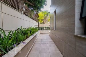 Image 35 - 582317